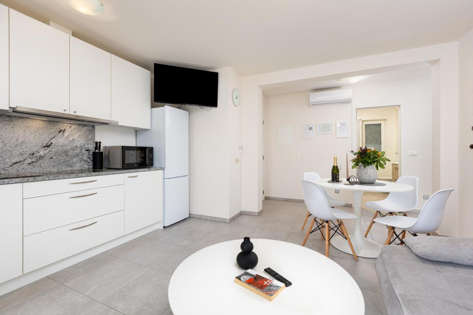 מאלינסקה Apartments Pivas מראה חיצוני תמונה